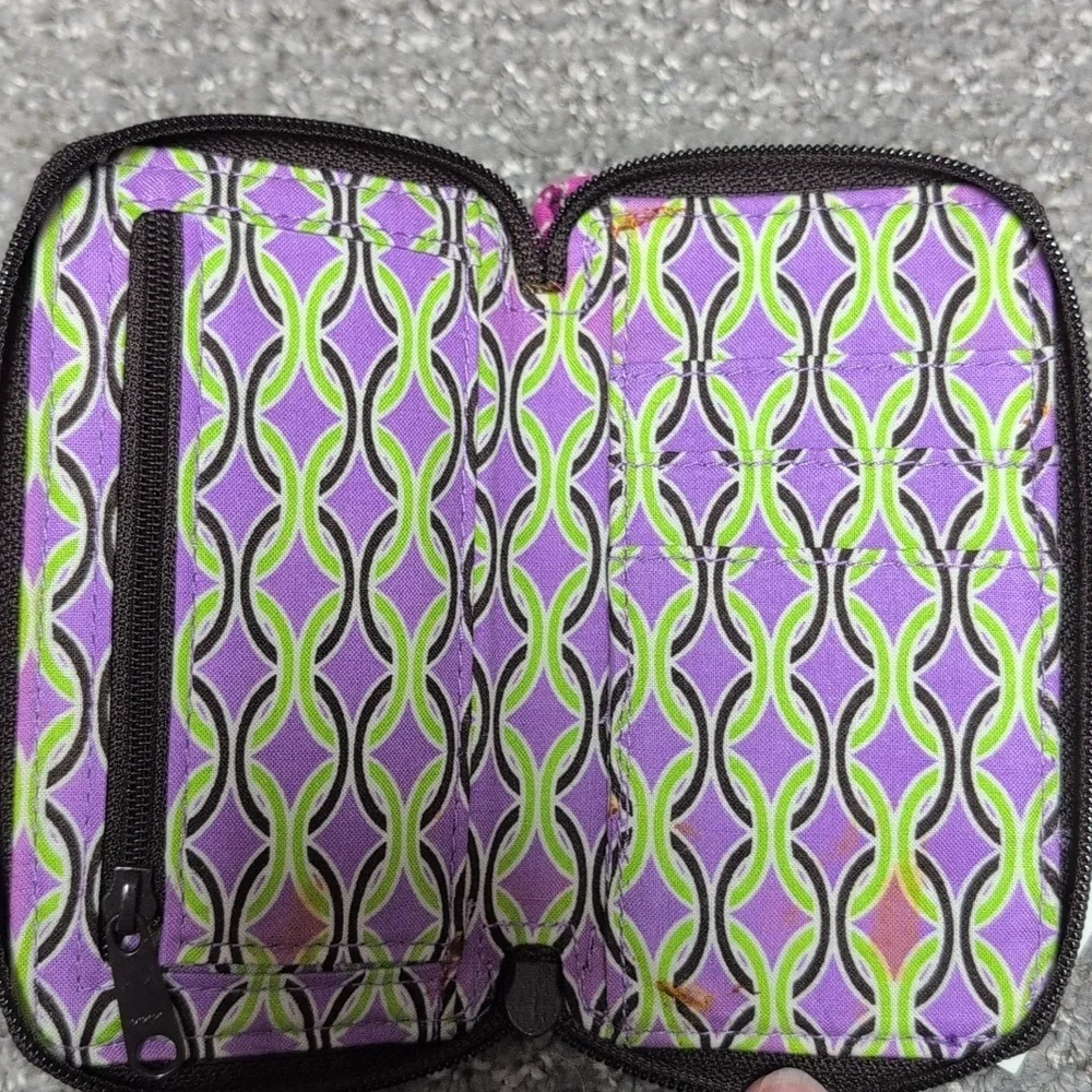 Vera Bradley All In One Wristlet In Purple Punch NWT - Picture 3 of 4